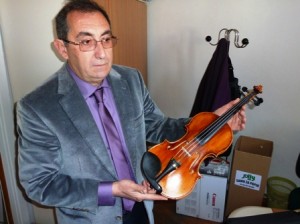 Rudi Vučić s vrijednom violinom obitelji Merlak